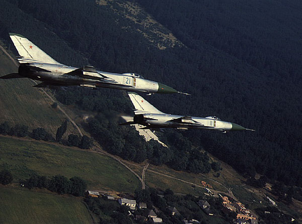 5 апреля 1973 года завершены Государственные совместные истпытания комплекса перехвата Су-15-98М (самолет Су-15ТМ)